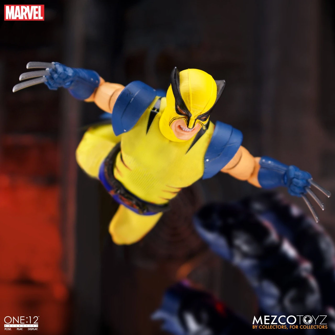 MEZCO One:12 Collective Wolverine Deluxe Steel Box Edition 18 MEZCO One:12 Collective Wolverine Deluxe Steel Box Edition - Image 16
