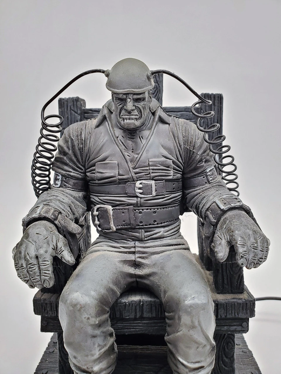 McFarlane Sin City Death Row Marv Deluxe Box Set (no Package) 4 McFarlane Sin City Death Row Marv Deluxe Box Set (no Package) - Image 2