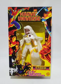 ToyBiz (1997) Marvel Universe Storm 10" Action Figure