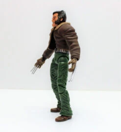 ToyBiz (2005) Marvel Legends Logan Action Figure (No Package) -Deals Amok Time Store IMG 4020 66497.1611264096